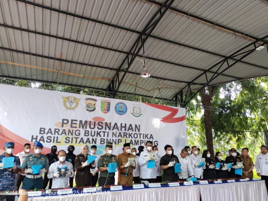 BNNP Lampung Musnahkan Narkotika Jaringan Lintas Negara