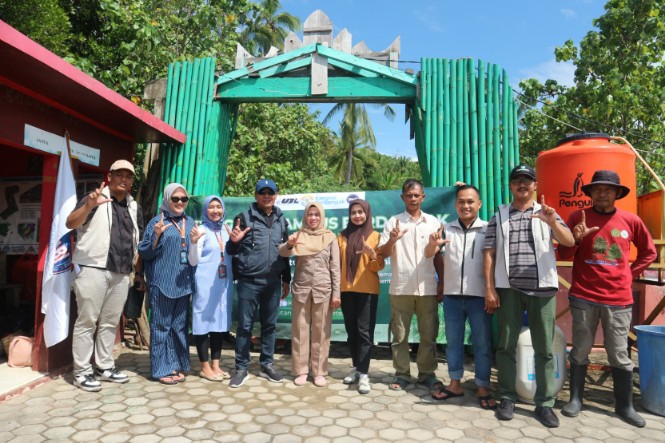 Sinergi Kampus UBL dan Pemda Pesawaran Jaga Ekosistem Pesisir Lewat Aksi Tanam Mangrove