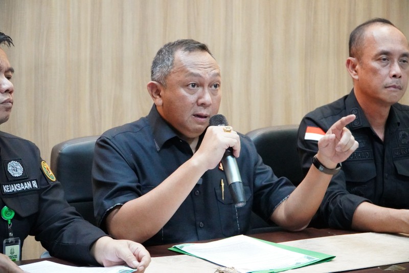 Lima Tersangka di Tahan Kejati Sumsel Kasus Tipikor Pemberian Fasilitas Pinjaman Kredit