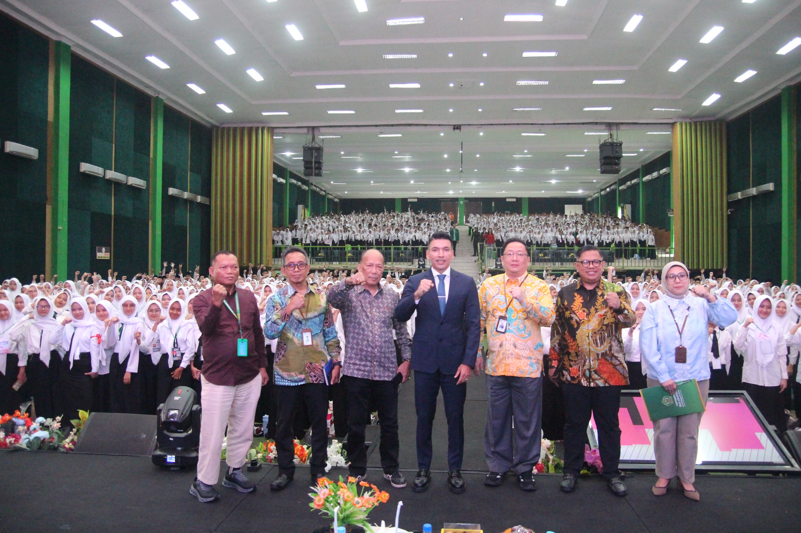 Tutup PKKMB 2026/2027 Dengan Gembira, Rektor Universitas Malahayati Tekankan Karakter dan Kepemimpinan Mahasiswa